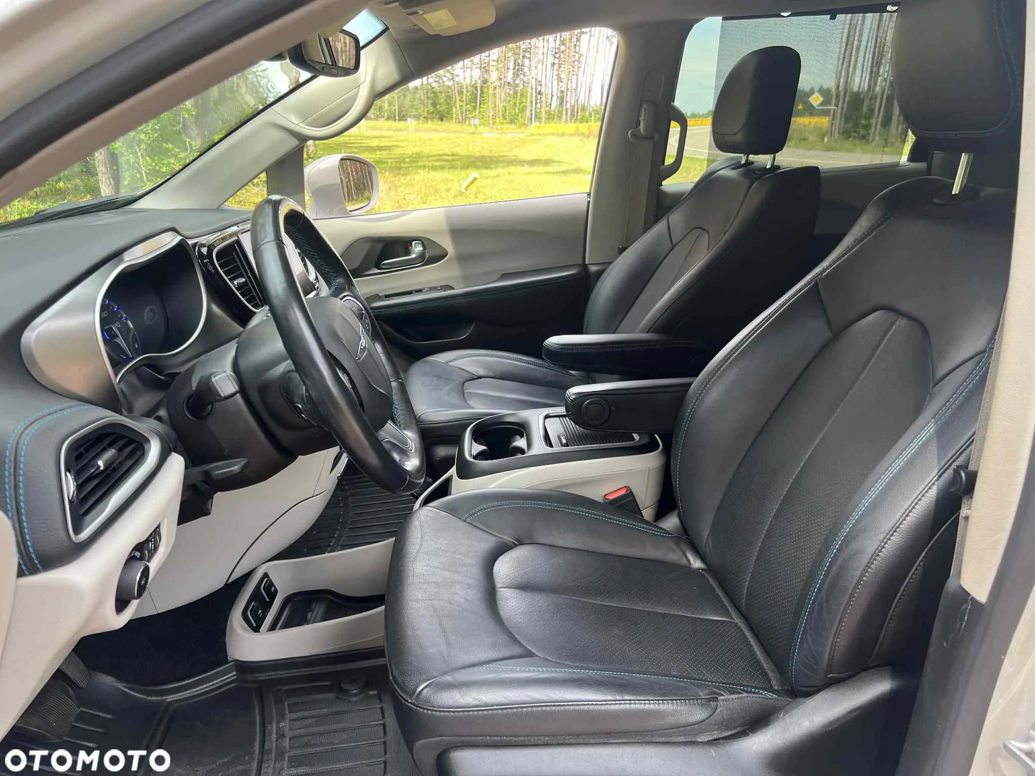 Chrysler Pacifica - 15