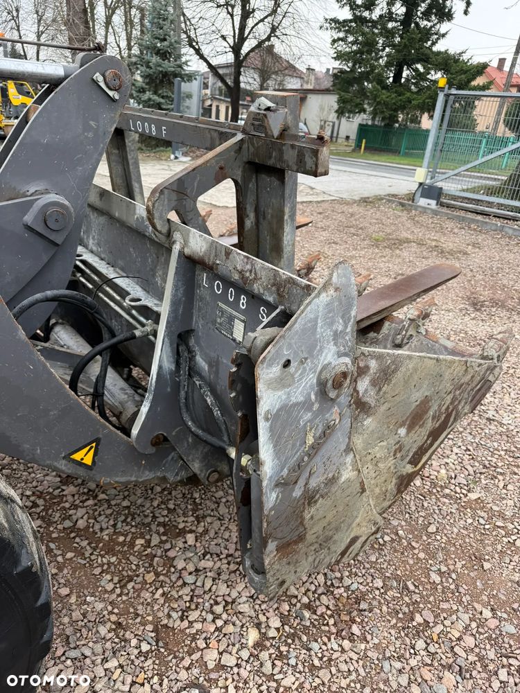 Volvo L 28 F - 9
