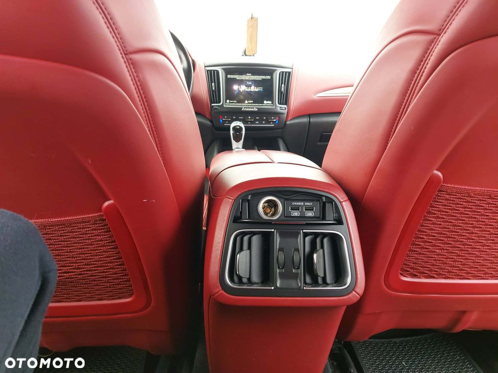 Maserati Levante Q4 GranLusso - 14