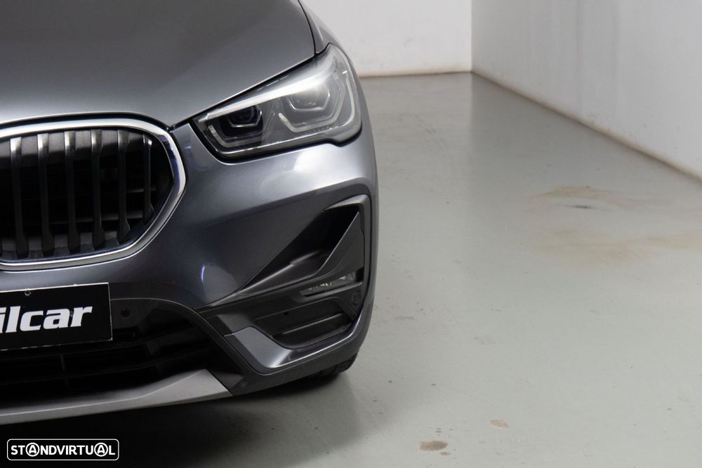 BMW X1 25 e xDrive Corporate Edition - 13