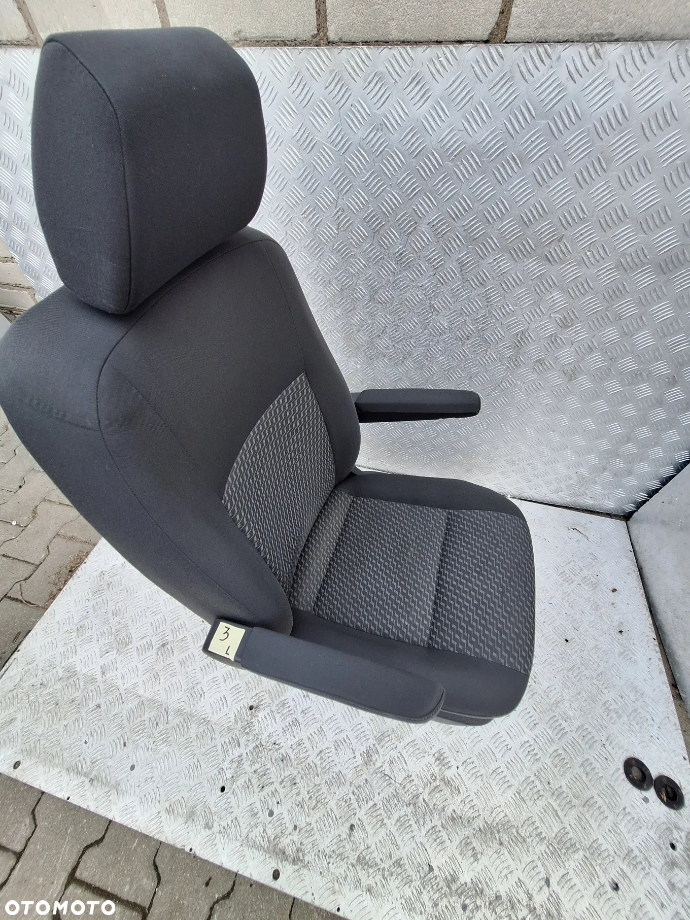 FOTEL LEWY PRZÓD KIEROWCY PODŁOKIETNIKI VW TRANSPORTER T5 CARAVELLE - 2