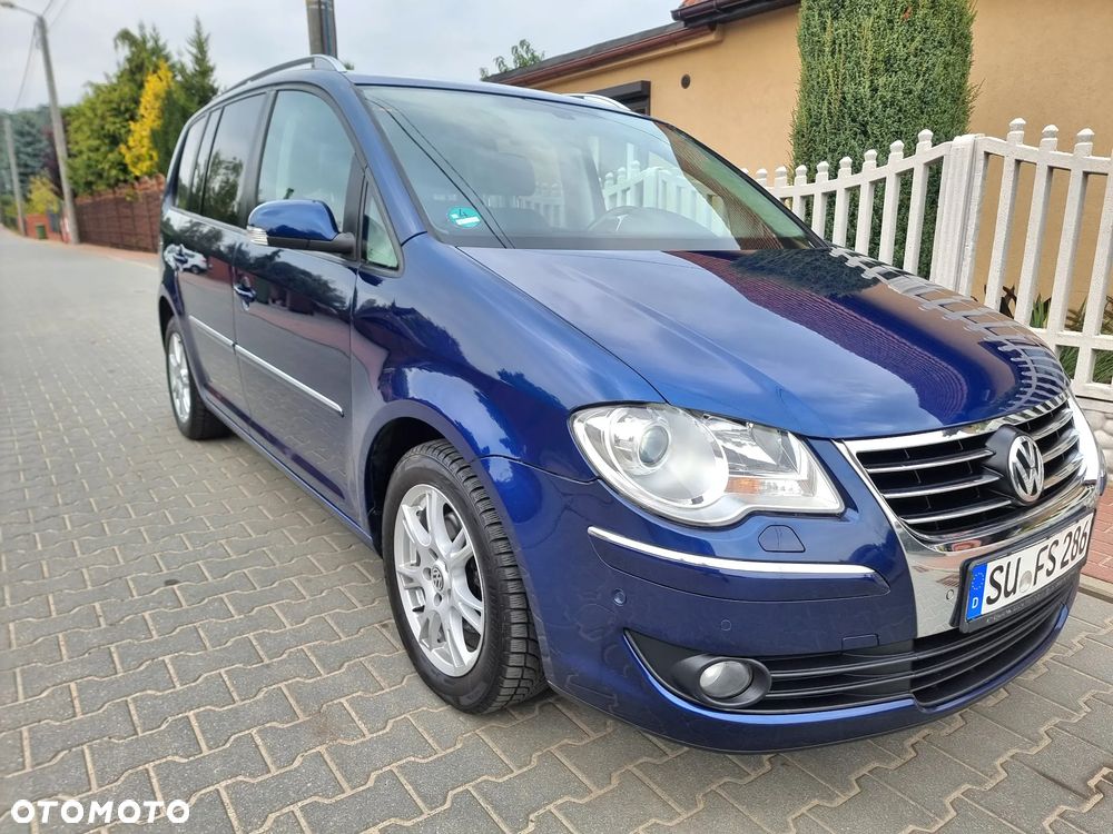Volkswagen Touran - 1