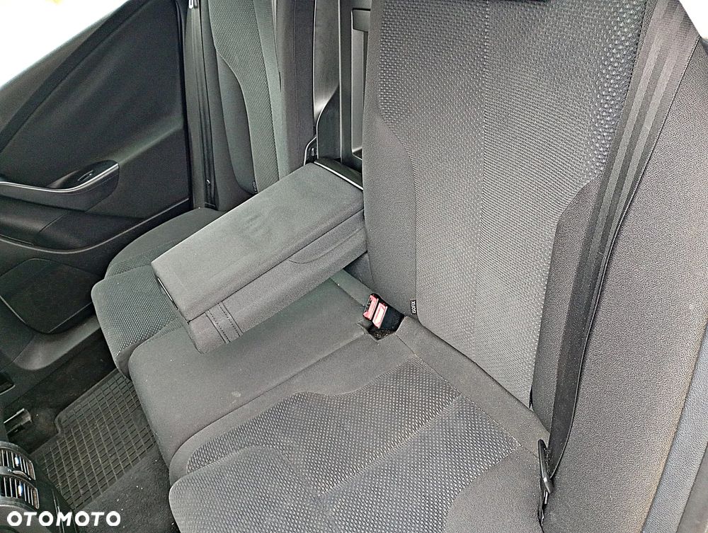 Volkswagen Passat 2.0 TDI DPF Comfortline - 8