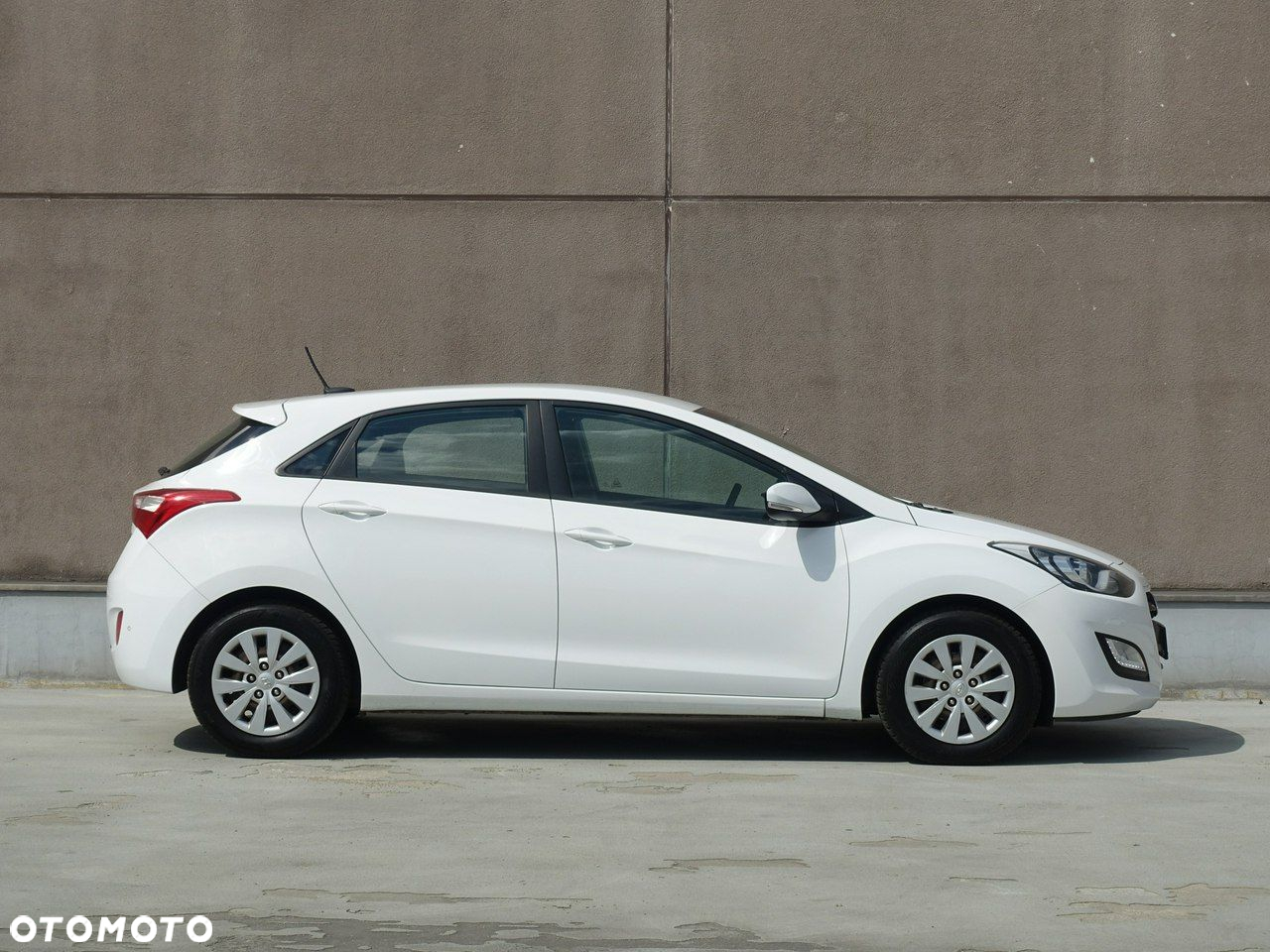 Hyundai i30 blue 1.6 CRDi Trend - 3