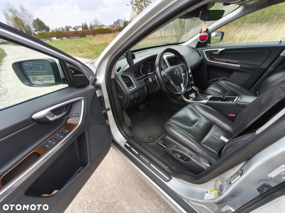 Volvo XC 60 T6 AWD Edition Pro - 16