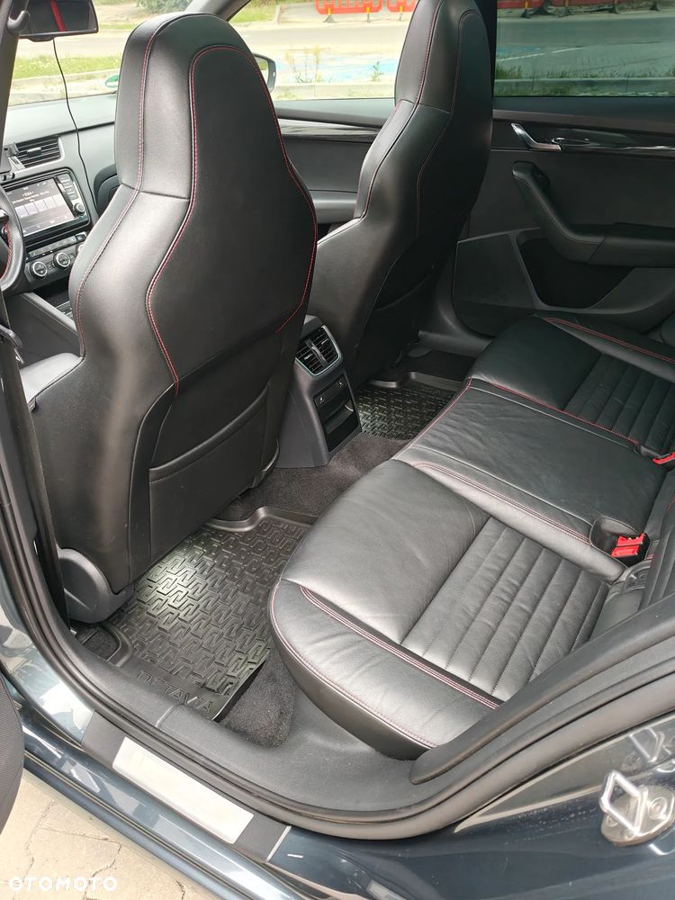 Skoda Octavia 2.0 TDI RS DSG - 11