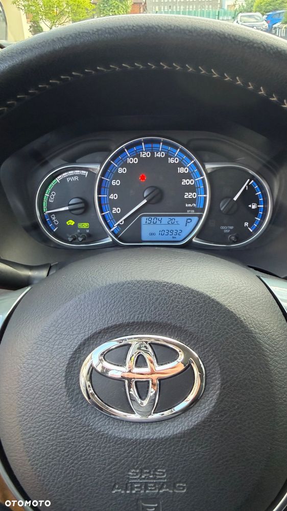 Toyota Yaris Hybrid 100 Premium - 13