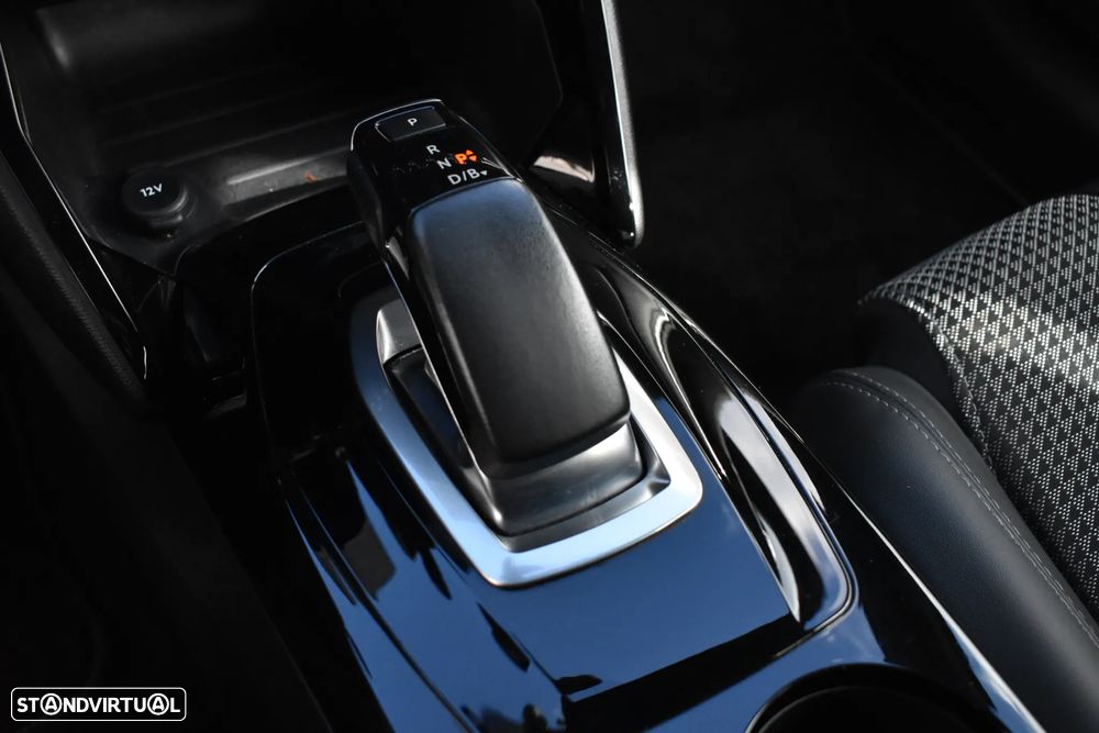 Peugeot e-208 GT - 39