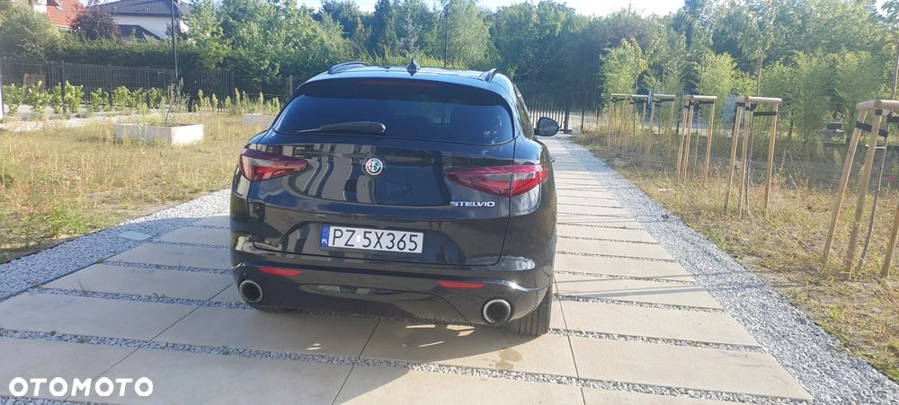 Alfa Romeo Stelvio - 4
