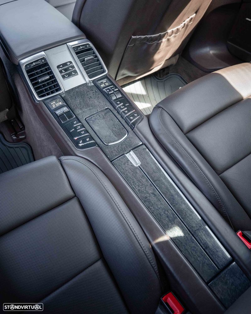 Porsche Panamera 4S PDK - 19