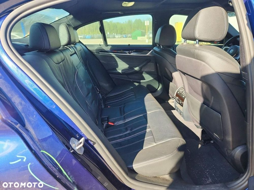 BMW Seria 5 540i xDrive M Sport Edition - 10