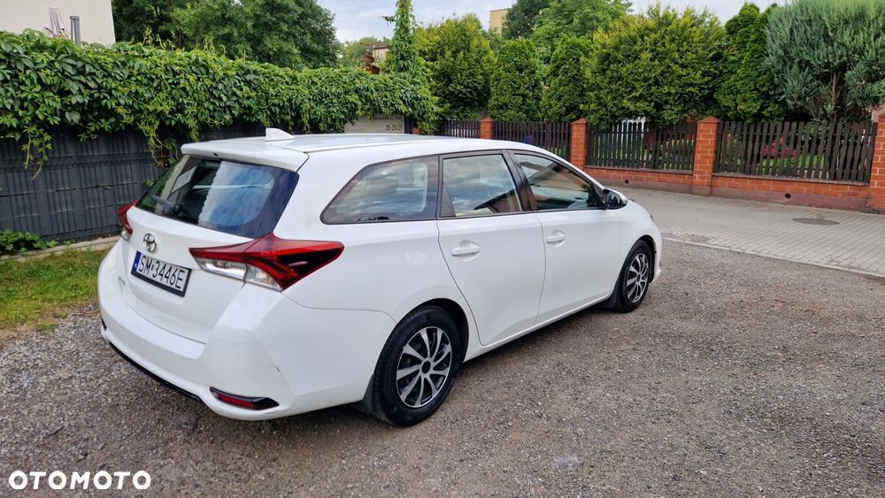 Toyota Auris 1.4 D-4D Active - 3