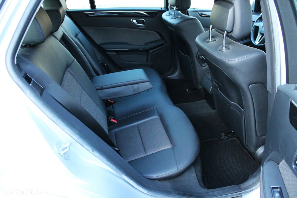 Mercedes-Benz Klasa E 200 CGI BlueEffICIENCY Avantgarde - 24