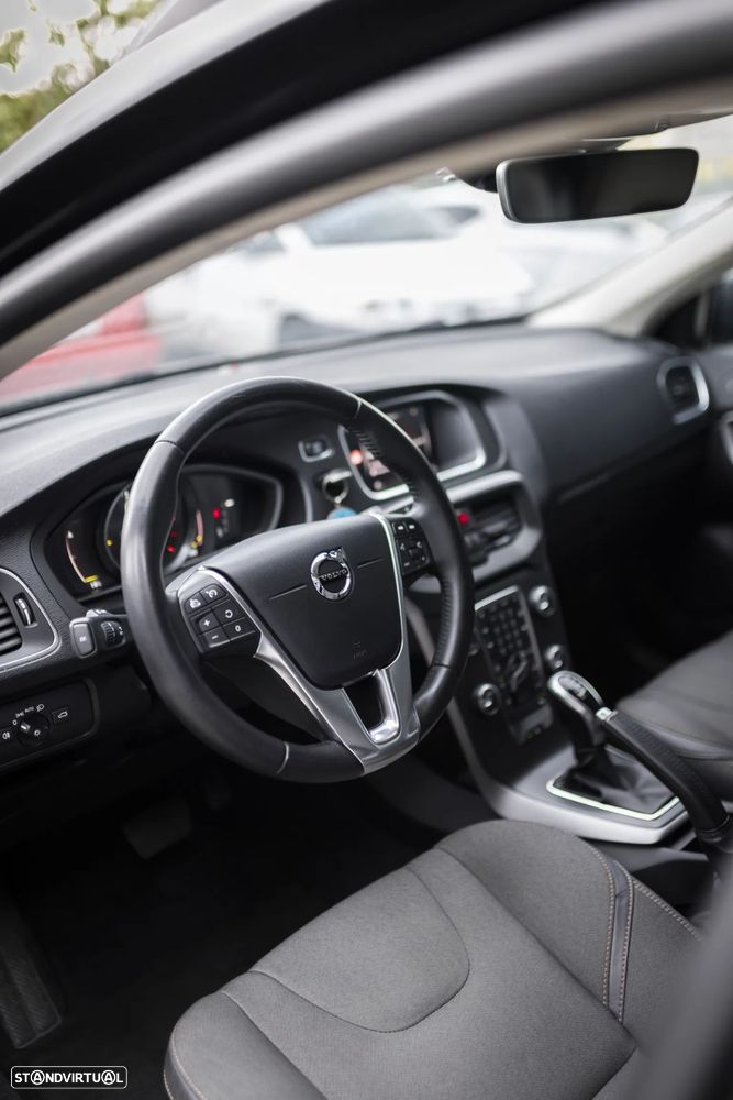 Volvo V40 Cross Country 2.0 D3 Momentum Geartronic - 7