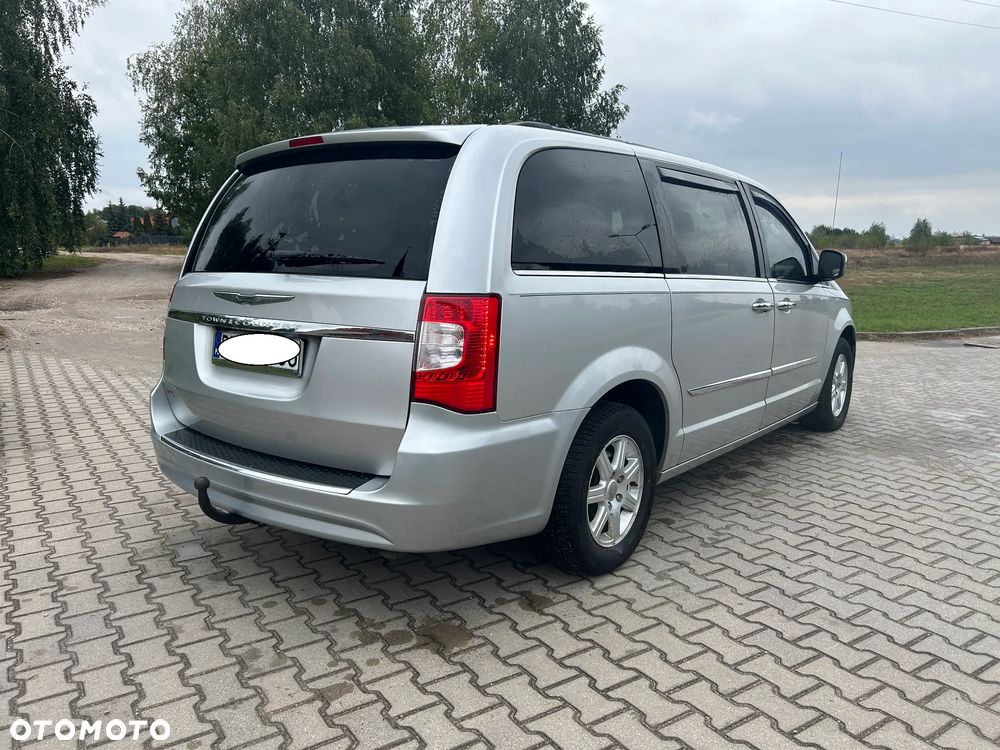 Chrysler Town & Country 3.6 Limited - 18