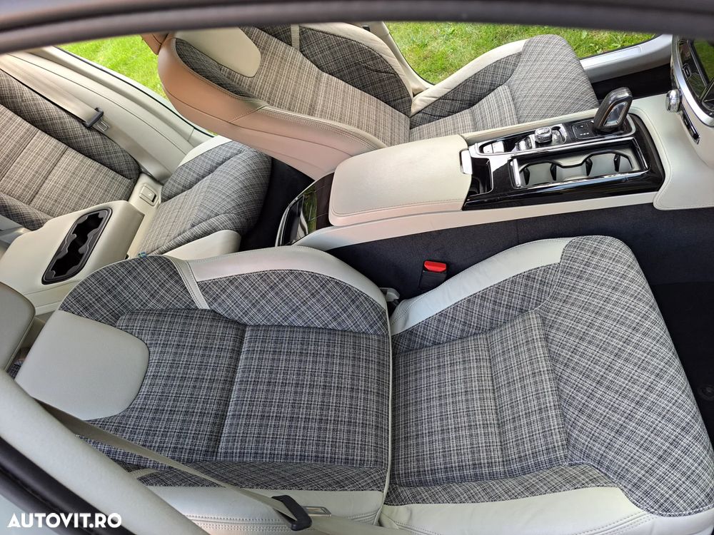 Volvo V60 T6 AWD Twin Engine Geartronic Momentum Pro - 25