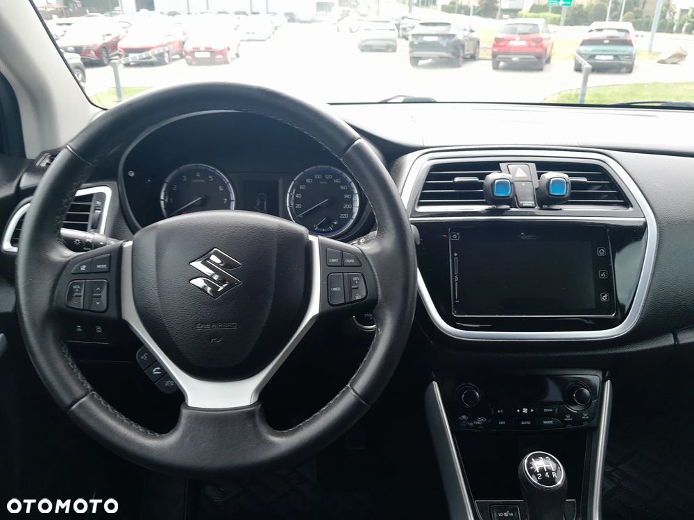 Suzuki SX4 S-Cross 1.0 T Premium - 13
