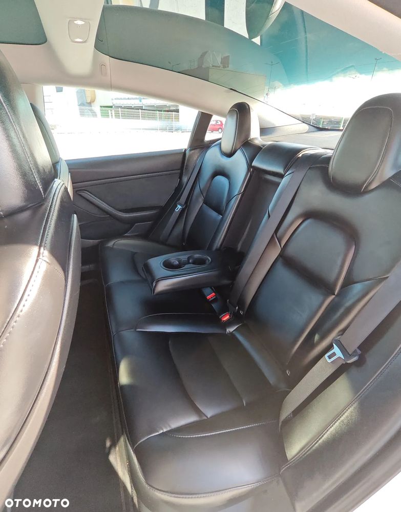 Tesla Model 3 - 21