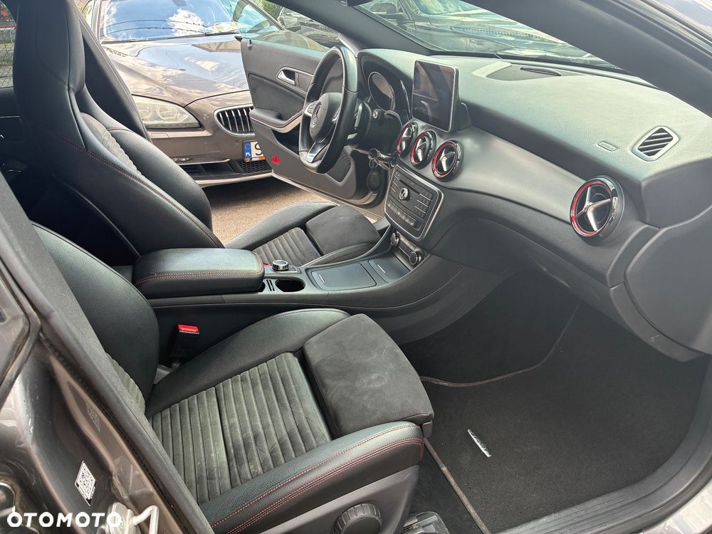 Mercedes-Benz CLA 250 4Matic 7G-DCT Sport - 17