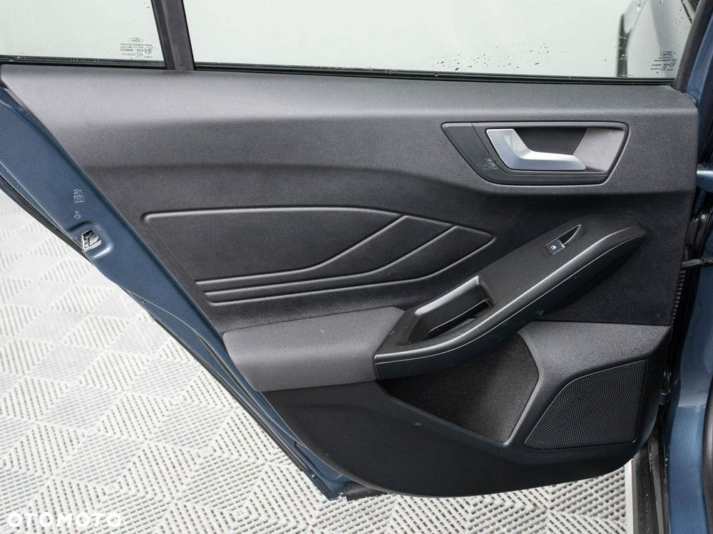 Ford Focus 1.0 EcoBoost Hybrid ACTIVE X - 24