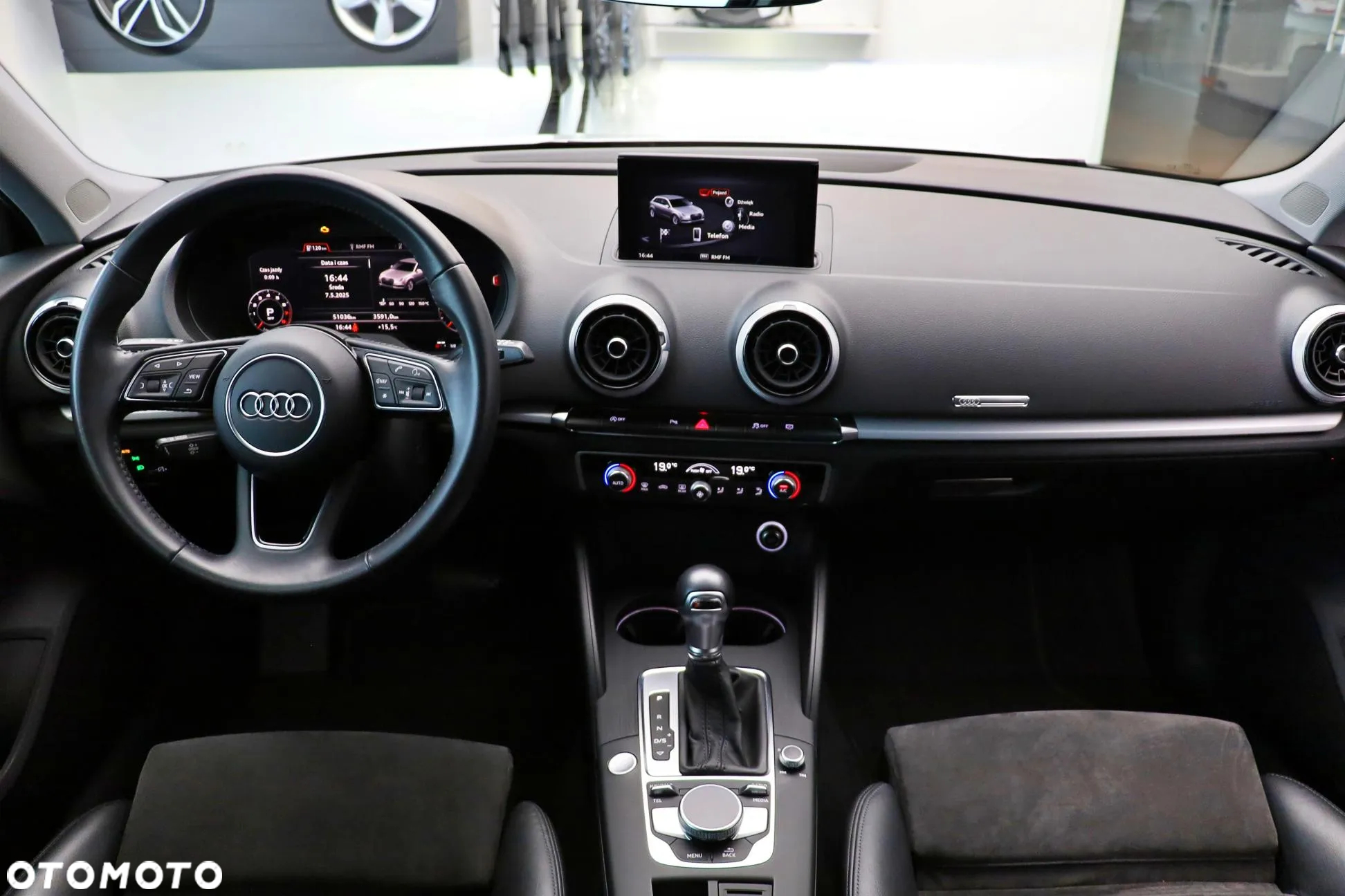 Audi A3 1.5 TFSI Sport S tronic - 23