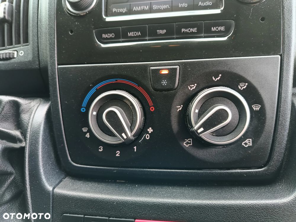 Peugeot Boxer 2.0 diesel 163kM, manual, końcówka 2016roku, WEBASTO, HAK, UDOKUMENTOWANY NIEWIELKI PRZEBIEG! 100% ORGINALNY LAKIER! AUTO SPRAWNE !! - 30