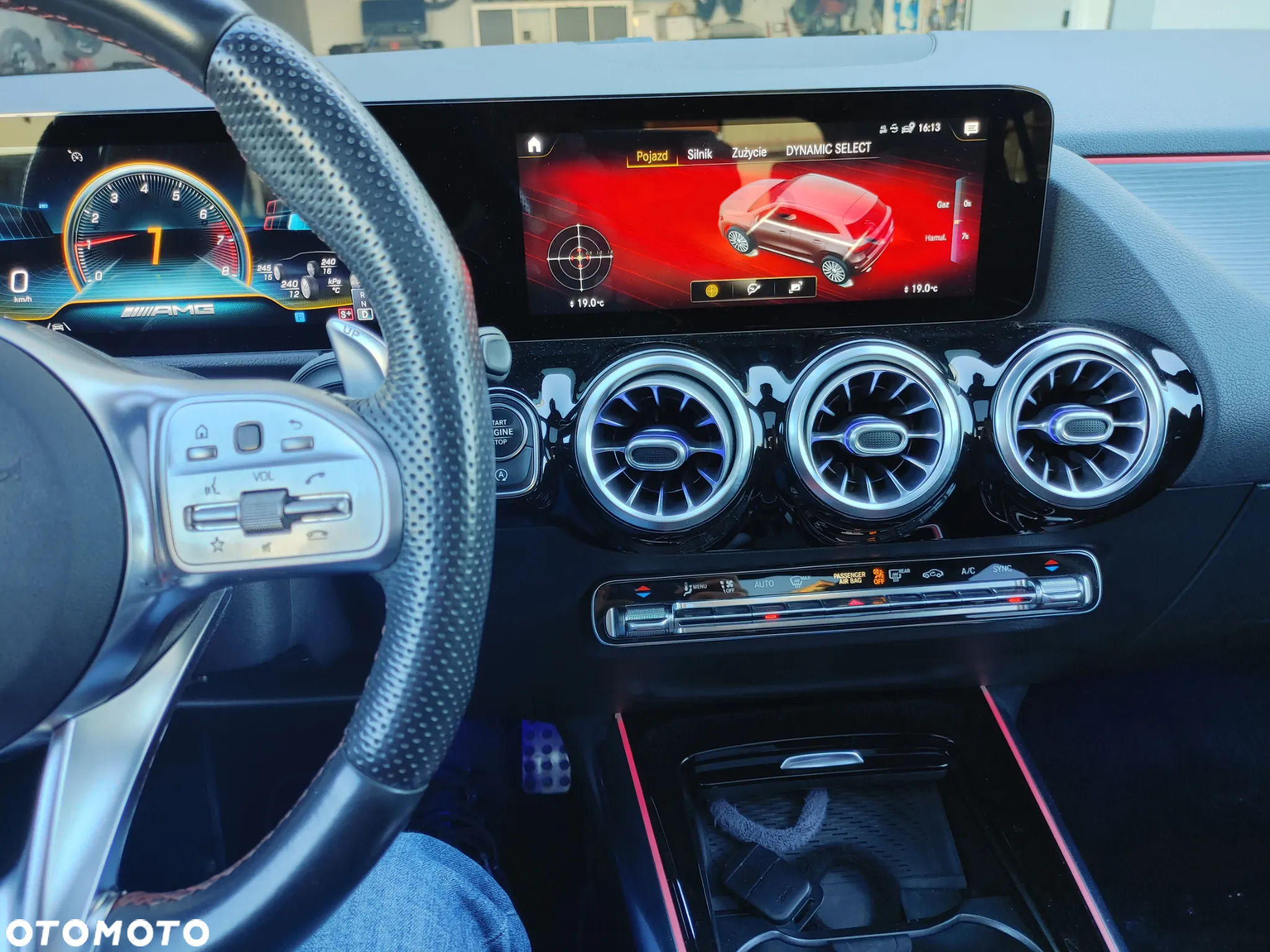Mercedes-Benz GLA AMG 35 4-Matic - 19