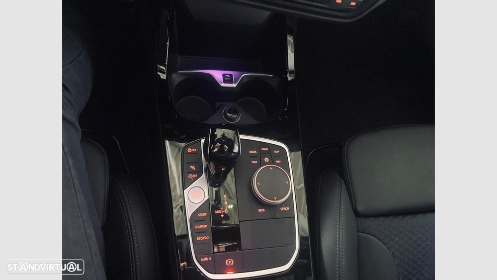 BMW 116 d Pack Desportivo M Auto - 17