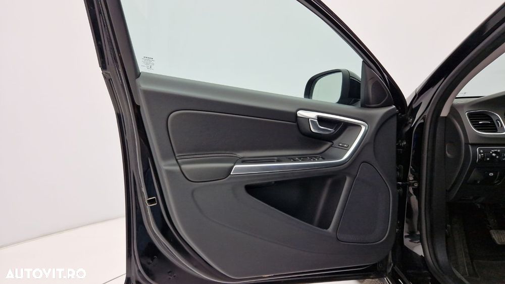 Volvo V60 D3 Summum - 11