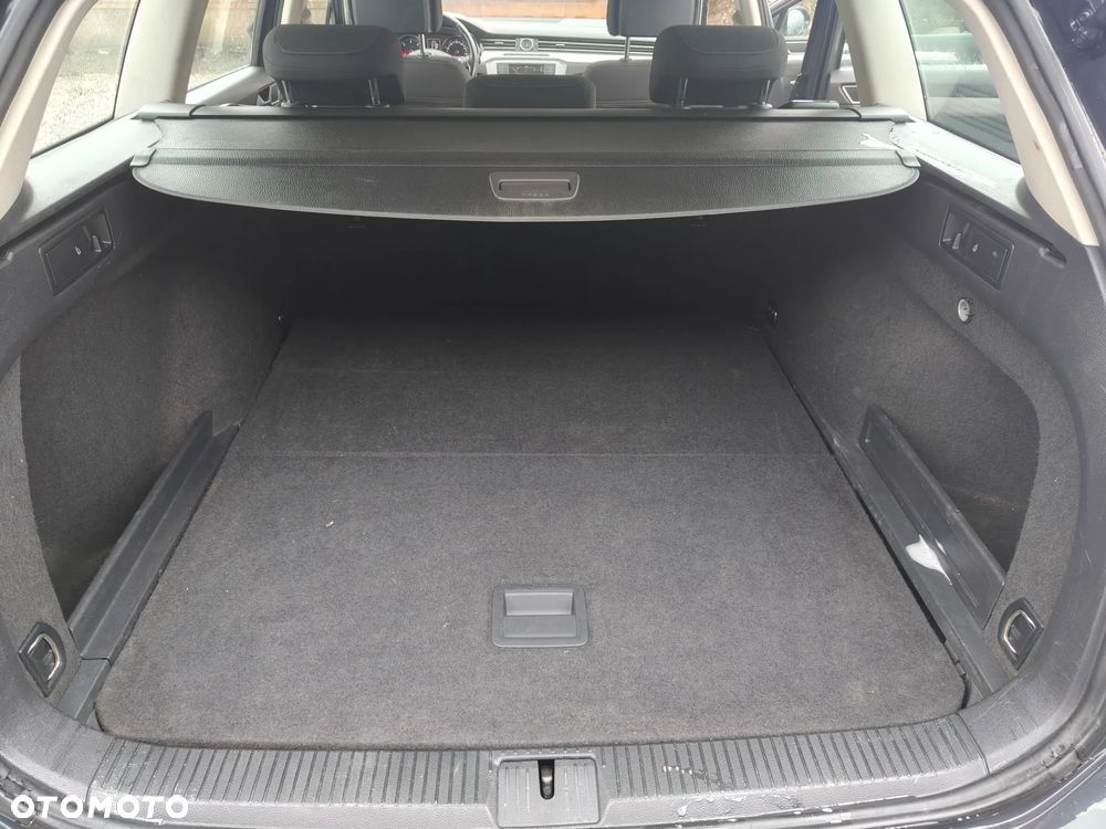 Volkswagen Passat - 35