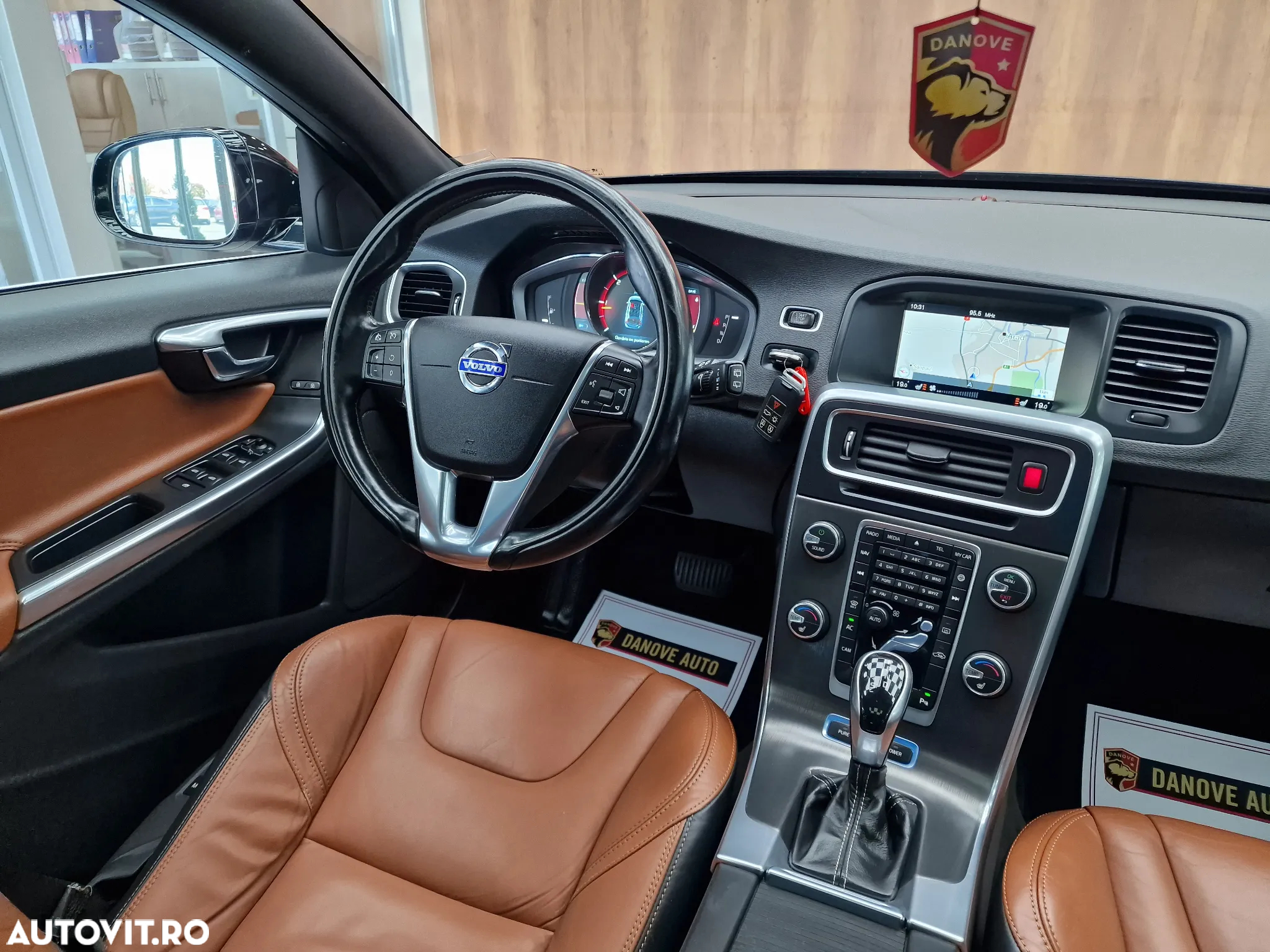 Volvo V60 D6 Plug-In-Hybrid AWD Geartronic Momentum - 17