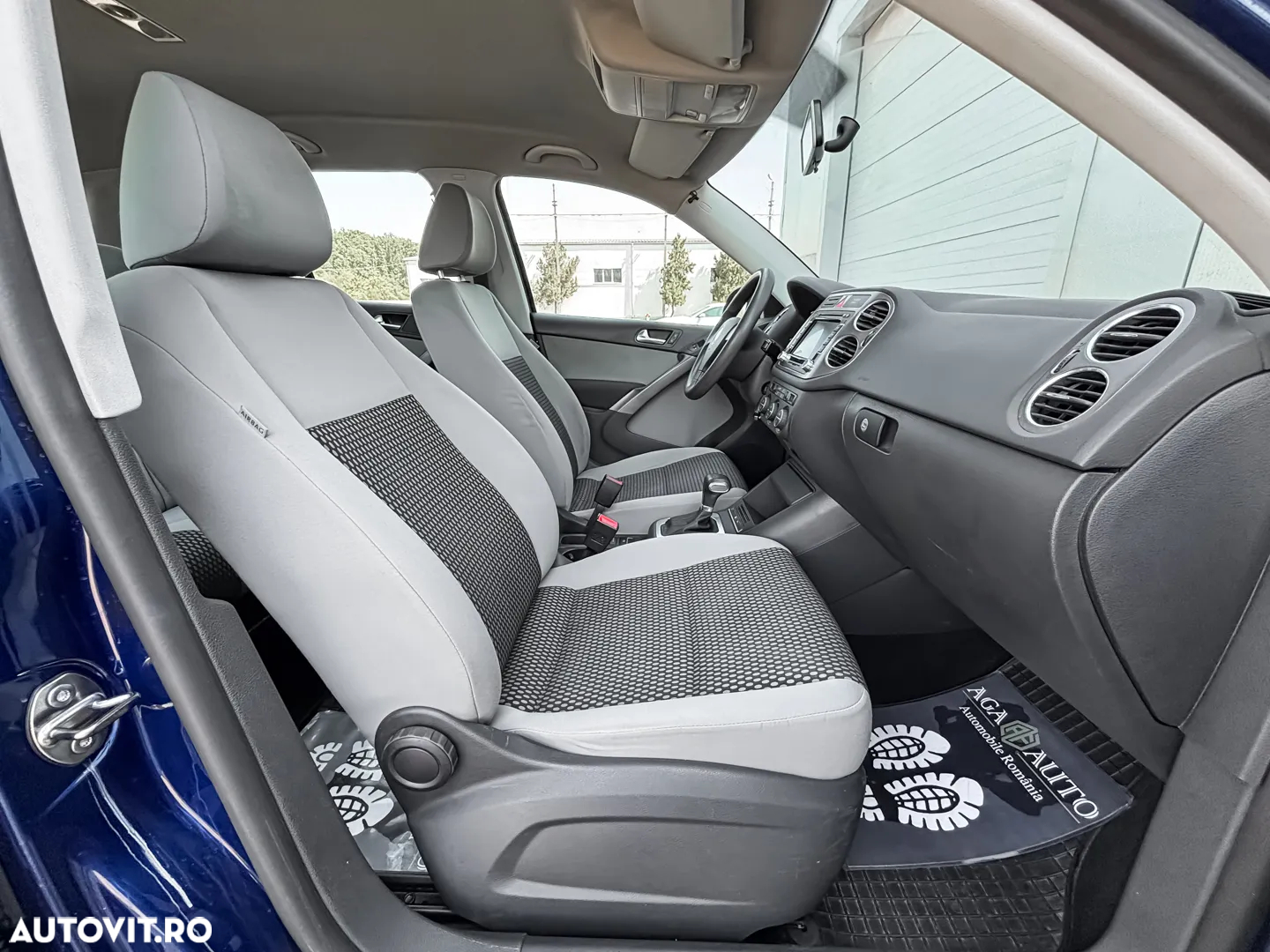 Volkswagen Tiguan - 11