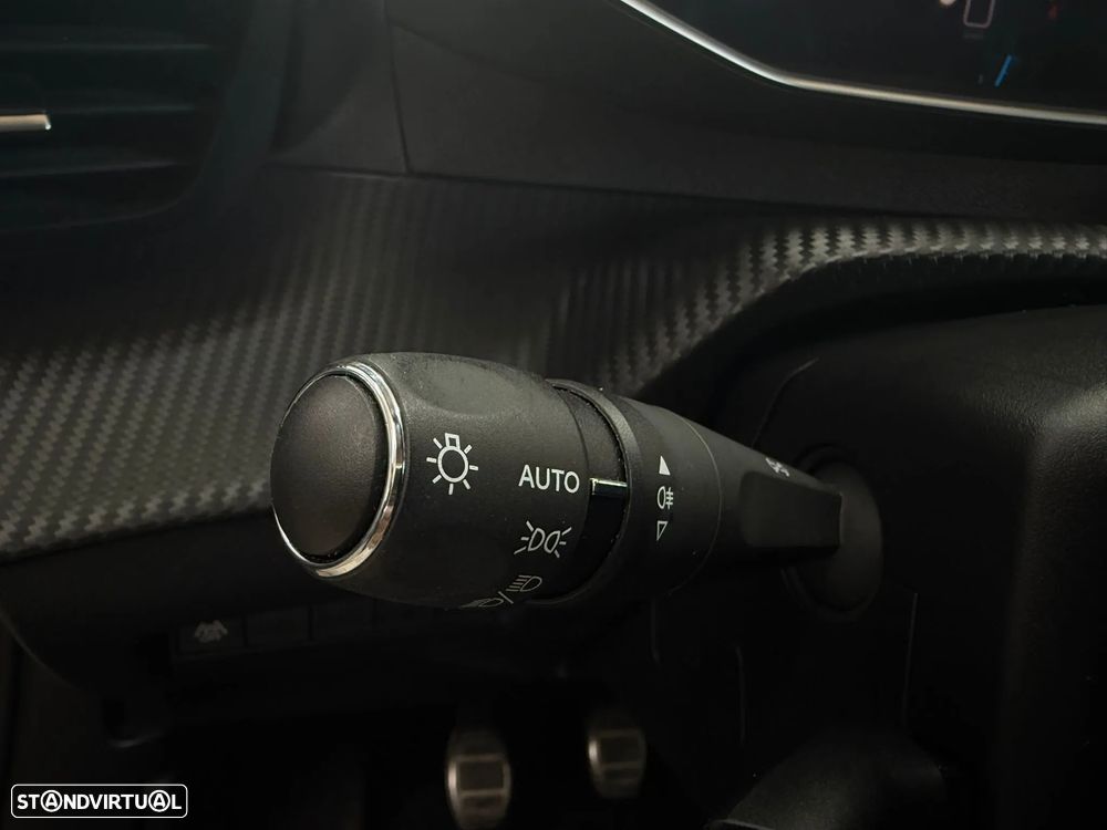 Peugeot 2008 1.2 PureTech GT - 29