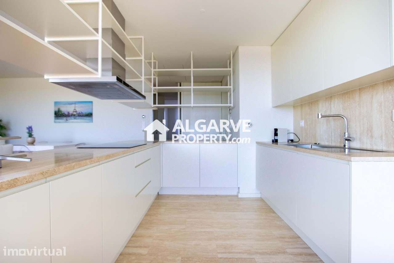 Apartamento T2 junto da MARINA e da PRAIA com vista GOLFE em Vilamoura - Grande imagem: 4/25