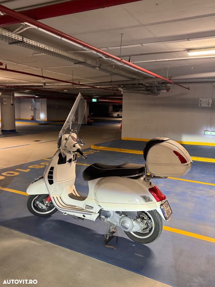 Vespa GTS 300 IE - 21