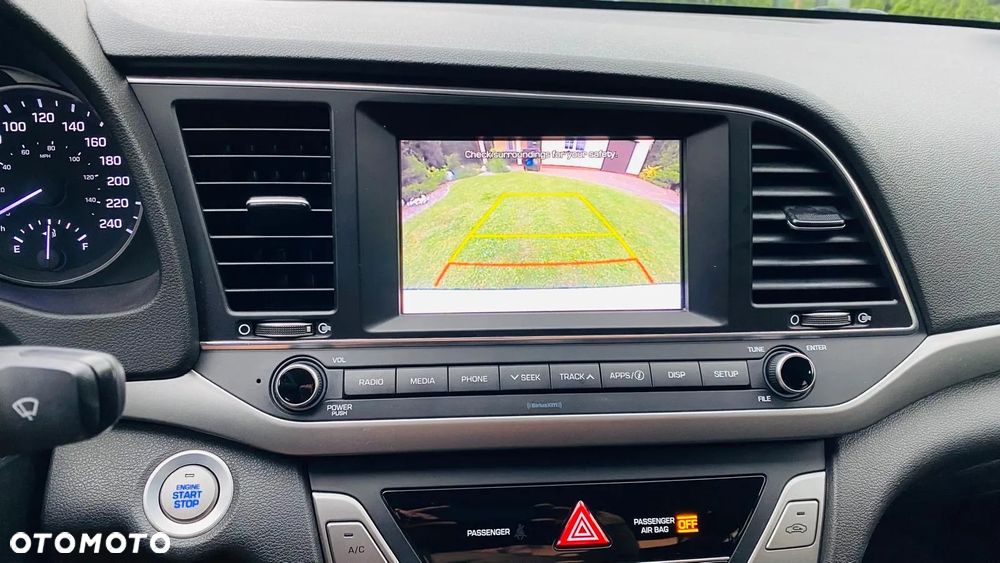 Hyundai Elantra - 13