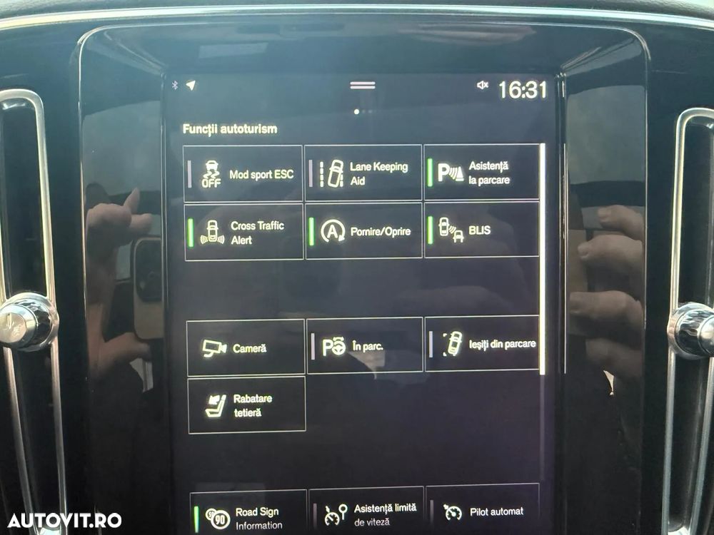 Volvo XC 40 D4 AWD R-Design - 16