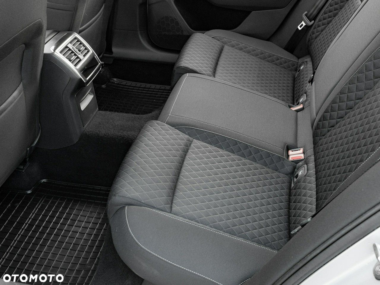 Skoda Superb 2.0 TSI Ambition DSG - 27