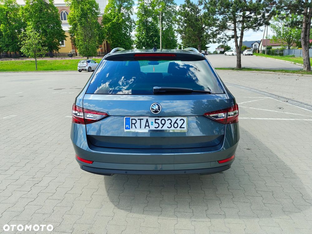 Skoda Superb 2.0 TDI DSG Style - 5
