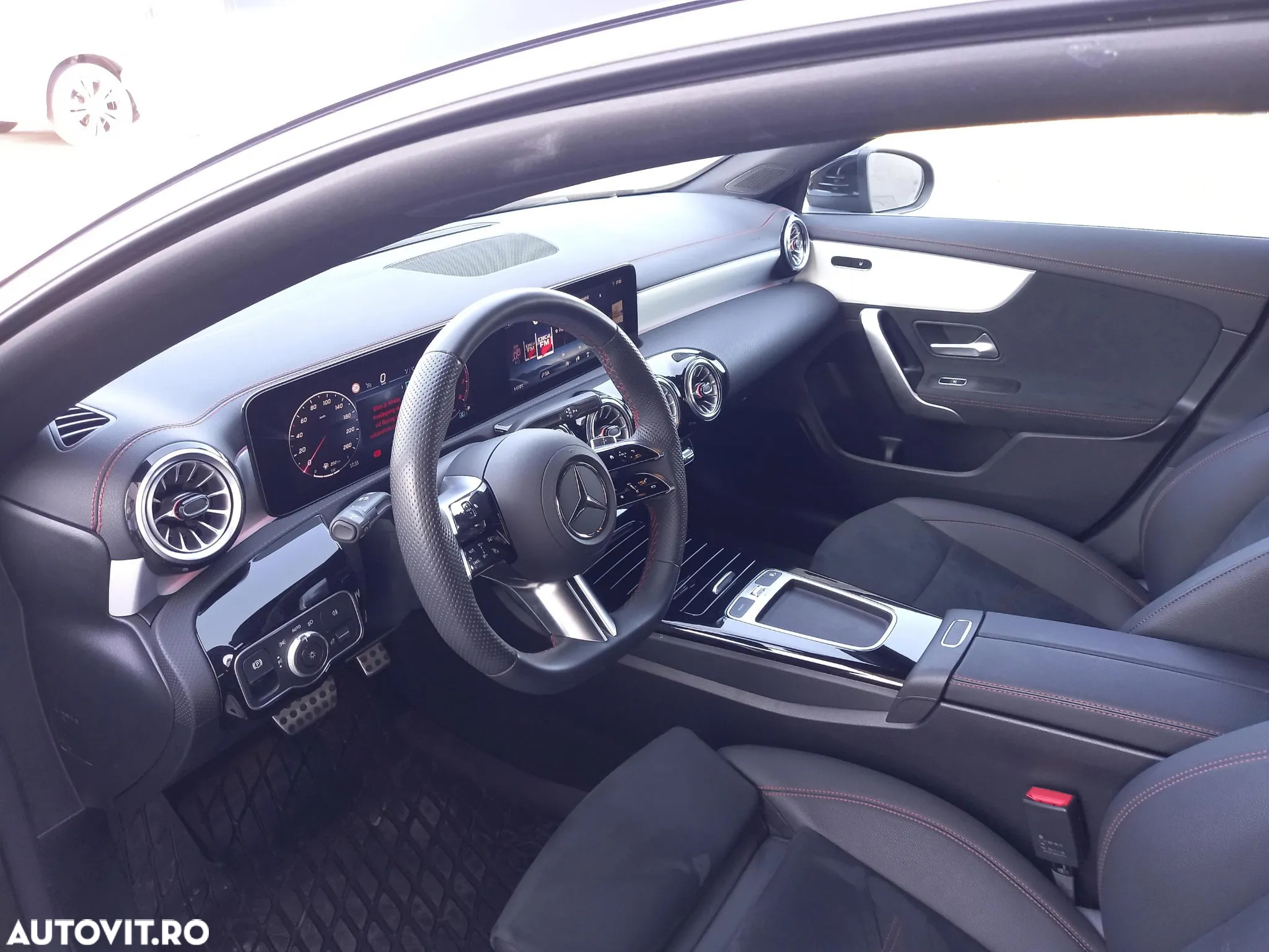 Mercedes-Benz CLA - 12