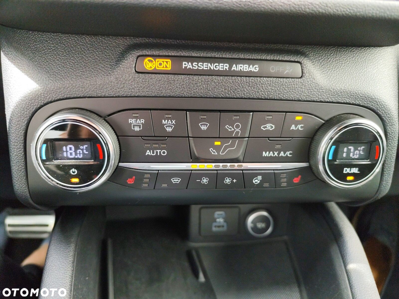 Ford Kuga - 25