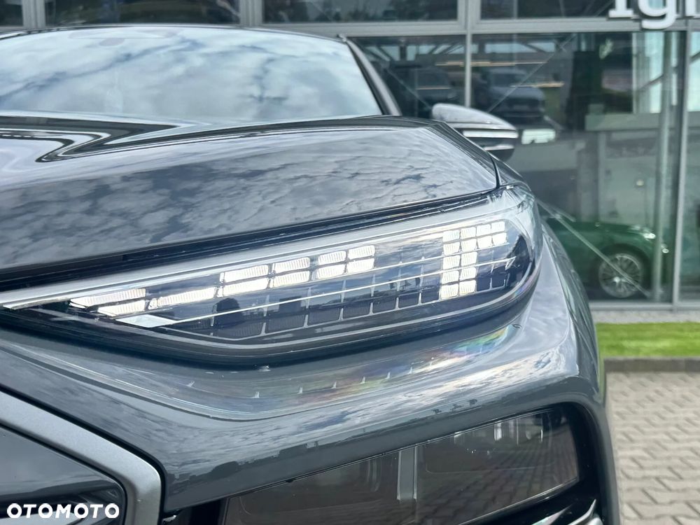 Audi Q6 e-tron - 5