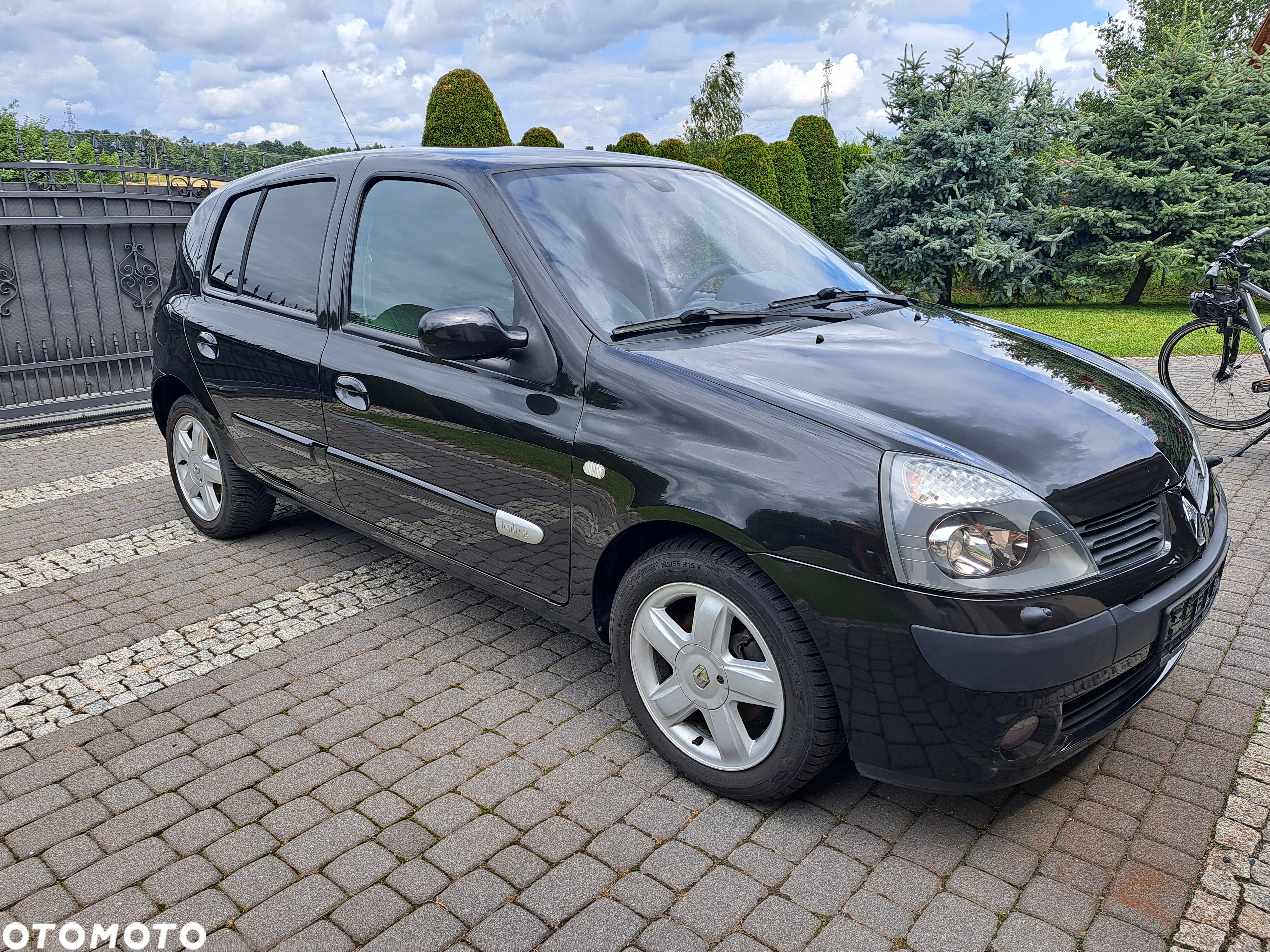 Renault Clio 1.6 16V Initiale - 2