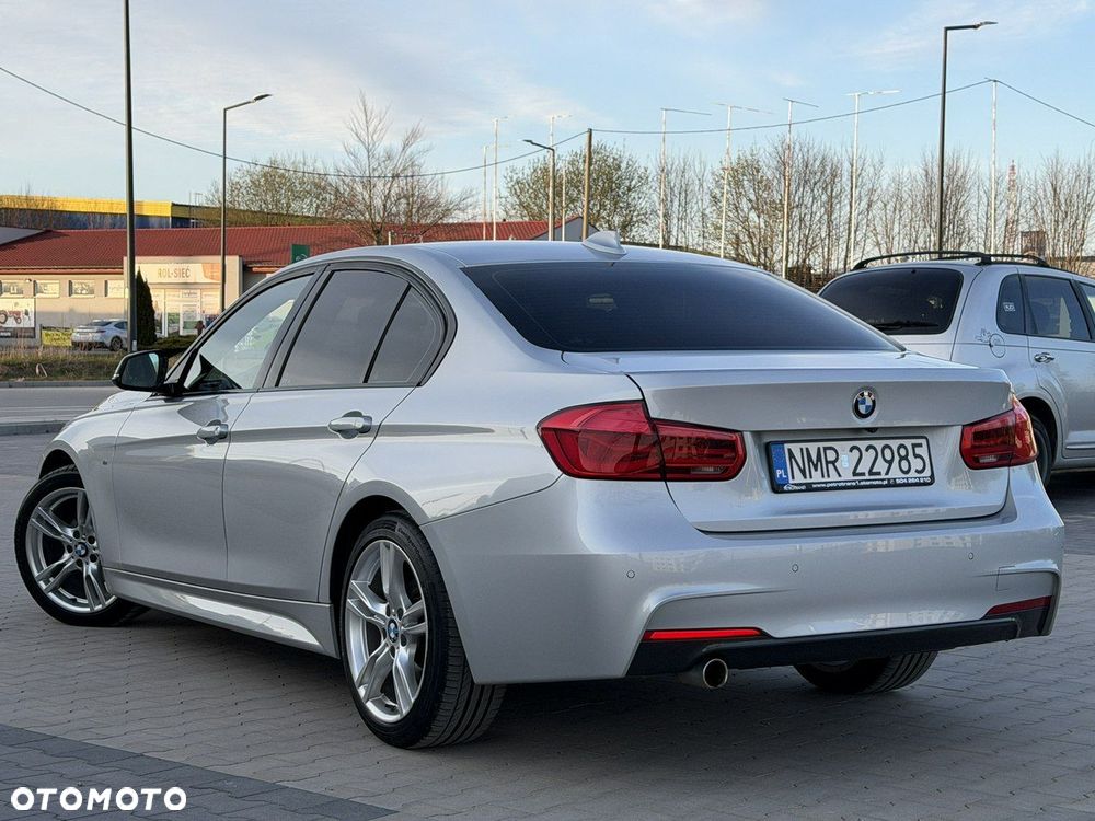 BMW Seria 3 318d M Sport - 9