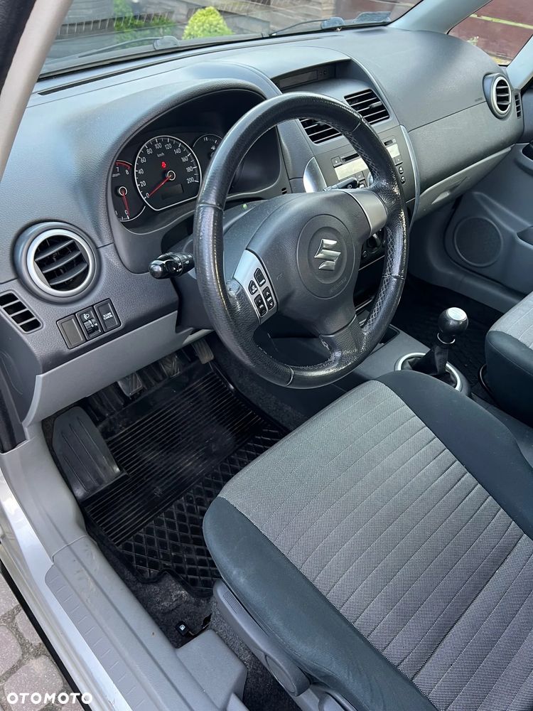 Suzuki SX4 1.5 - 17