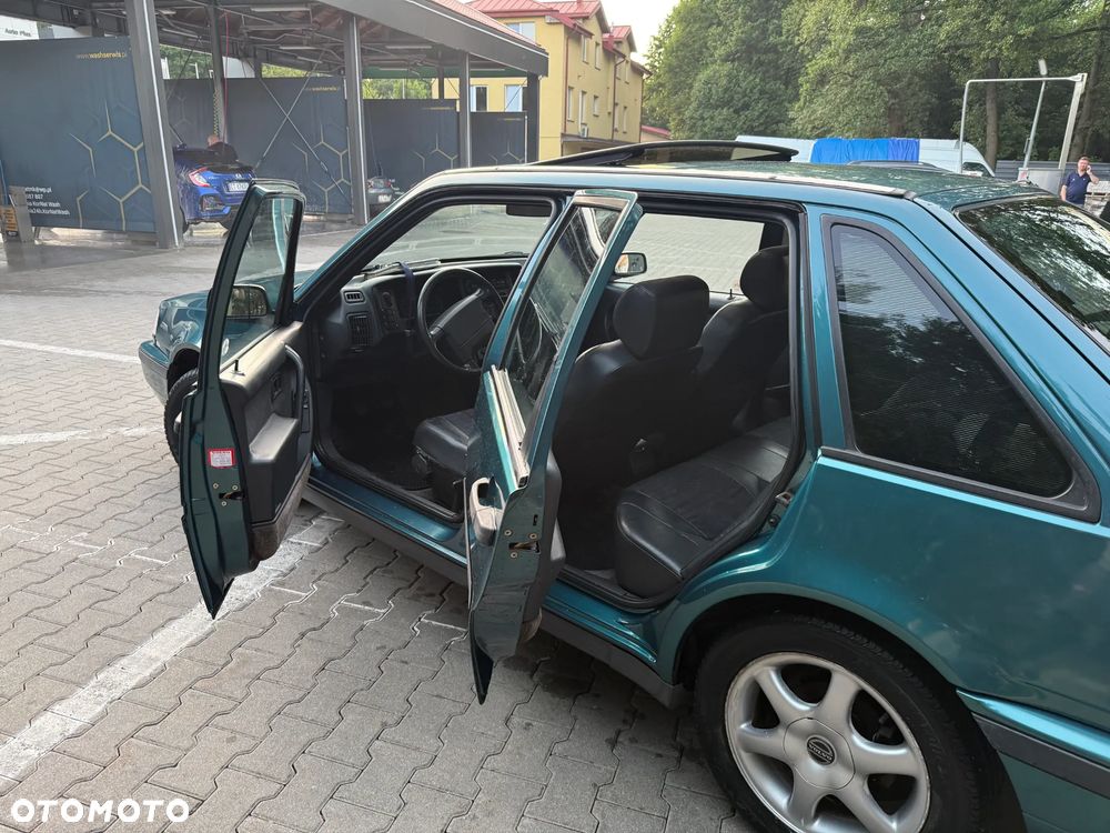 Volvo Seria 400 - 12