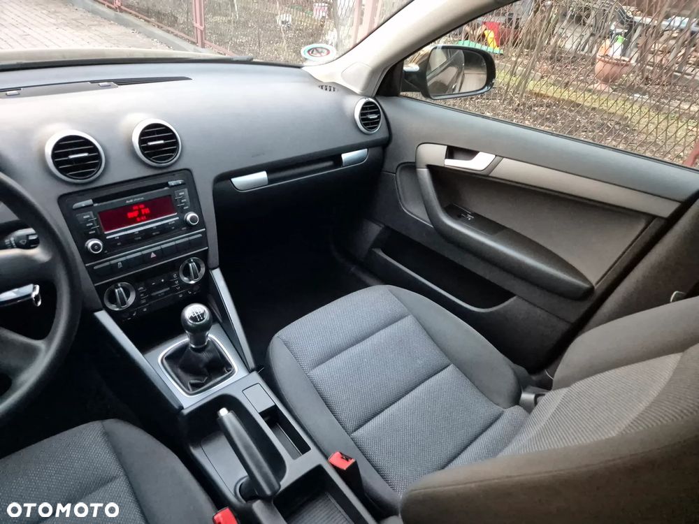 Audi A3 Sportback 1.6 Attraction - 28