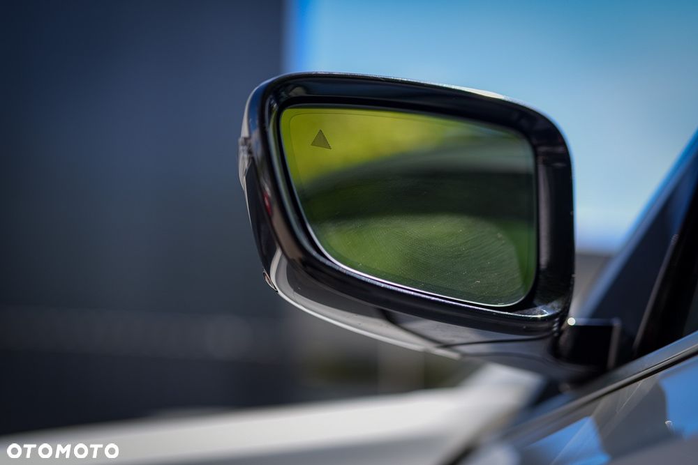 BMW Seria 3 330i Sport Line sport - 24