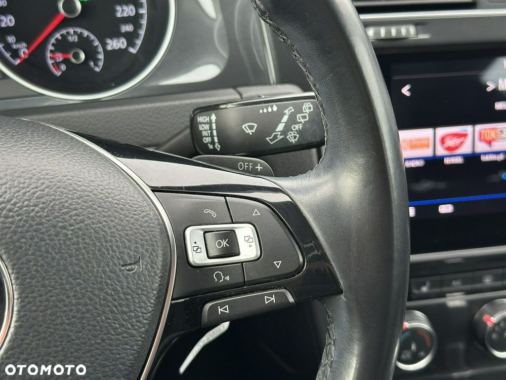 Volkswagen Golf - 22