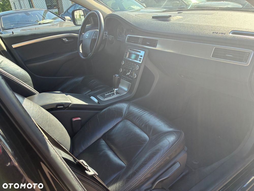 Volvo XC 70 D5 AWD Momentum - 10